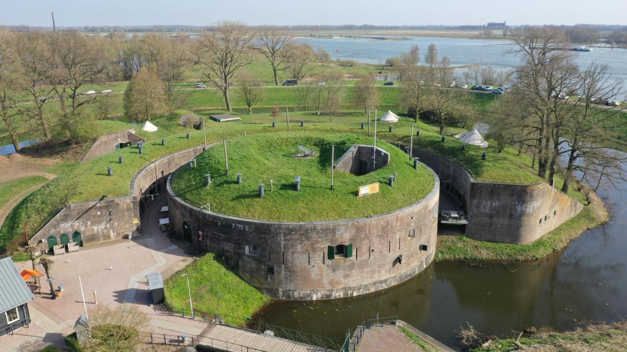 Fort Vuren Kültér fotó